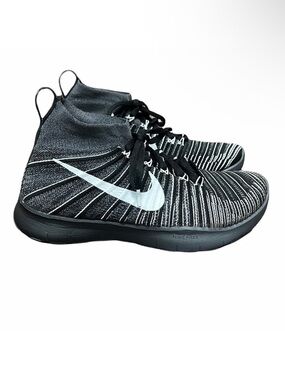 Nike Free Train Force Flyknit Sneakers Size 7